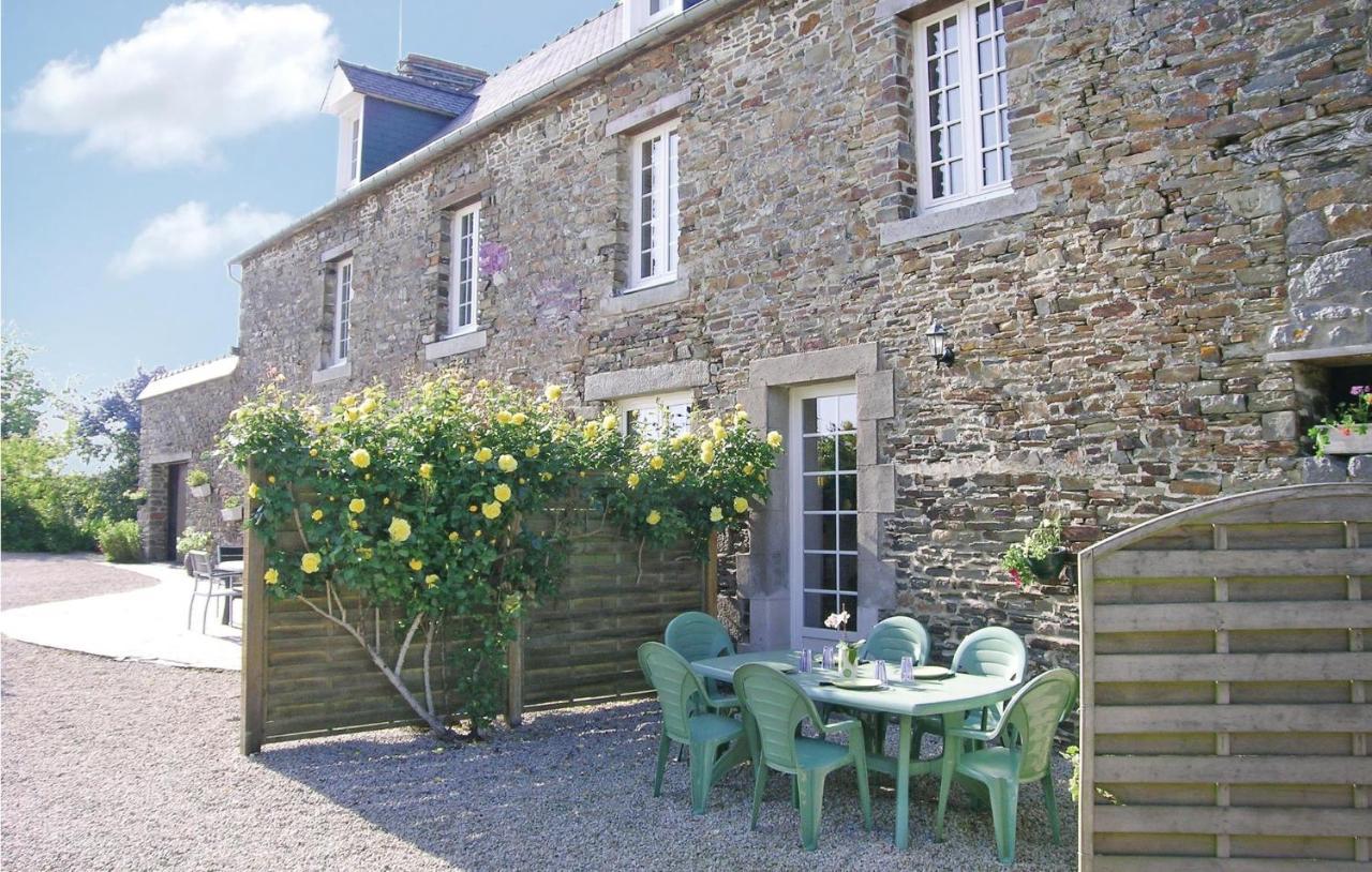 Amazing Apartment In Roz-Landrieux With Kitchen エクステリア 写真