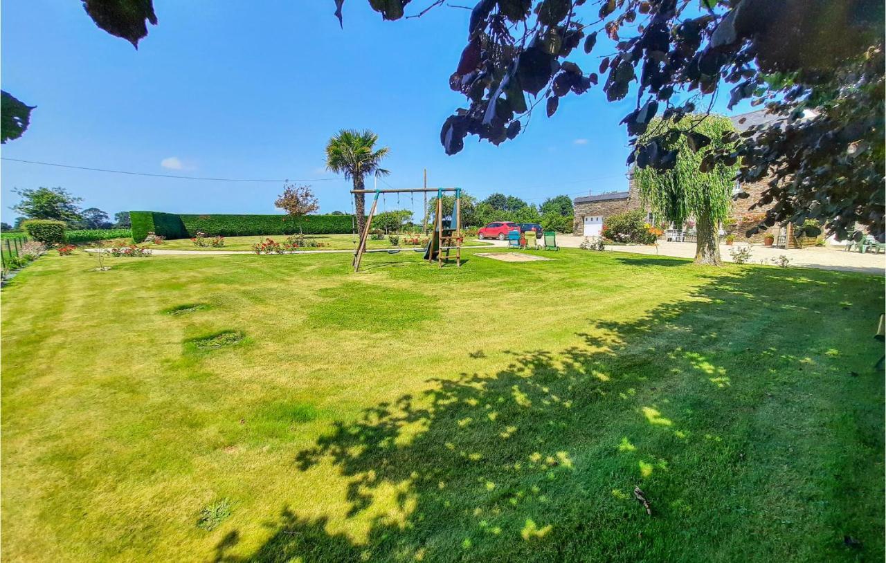 Amazing Apartment In Roz-Landrieux With Kitchen エクステリア 写真