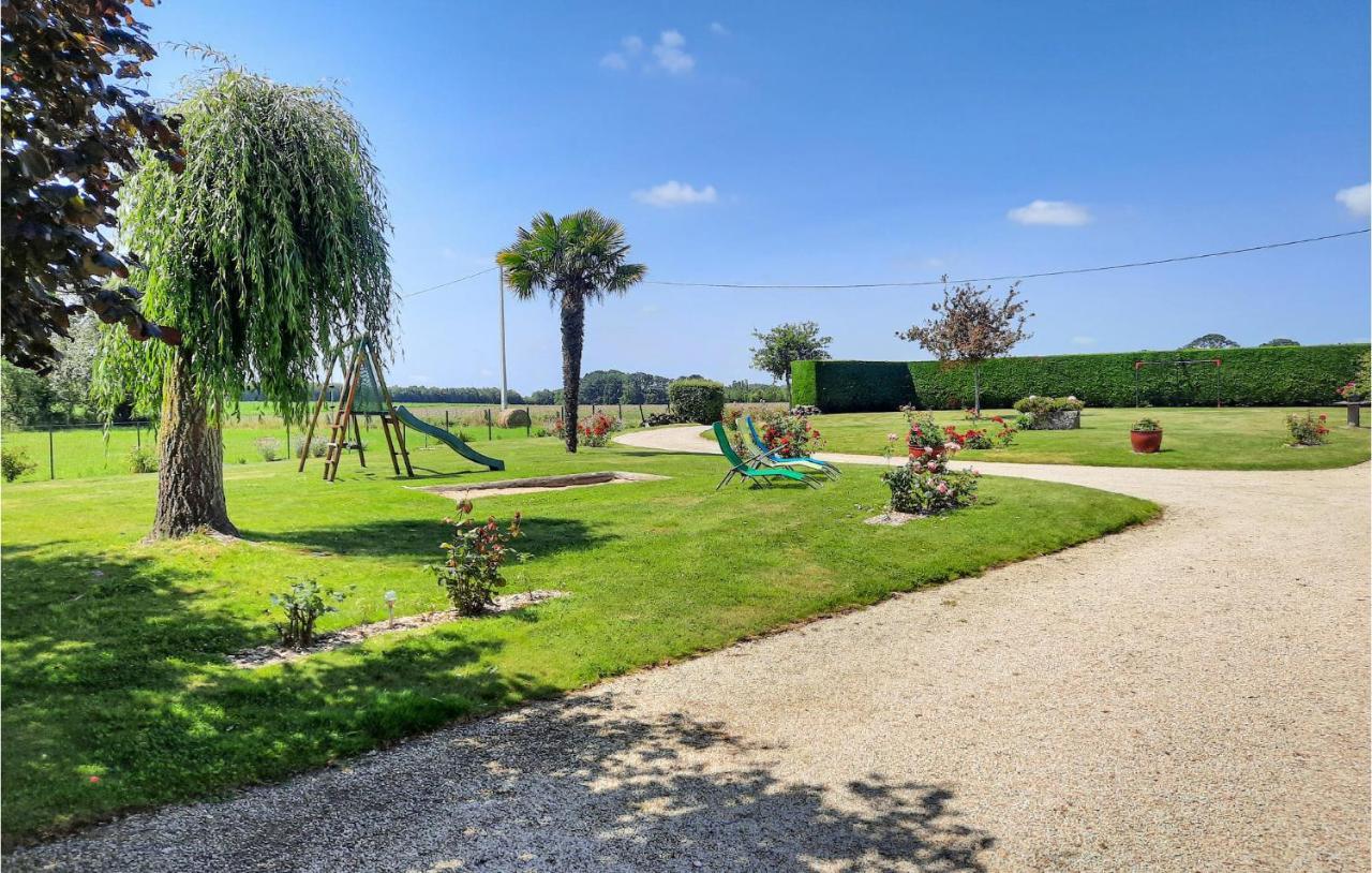 Amazing Apartment In Roz-Landrieux With Kitchen エクステリア 写真