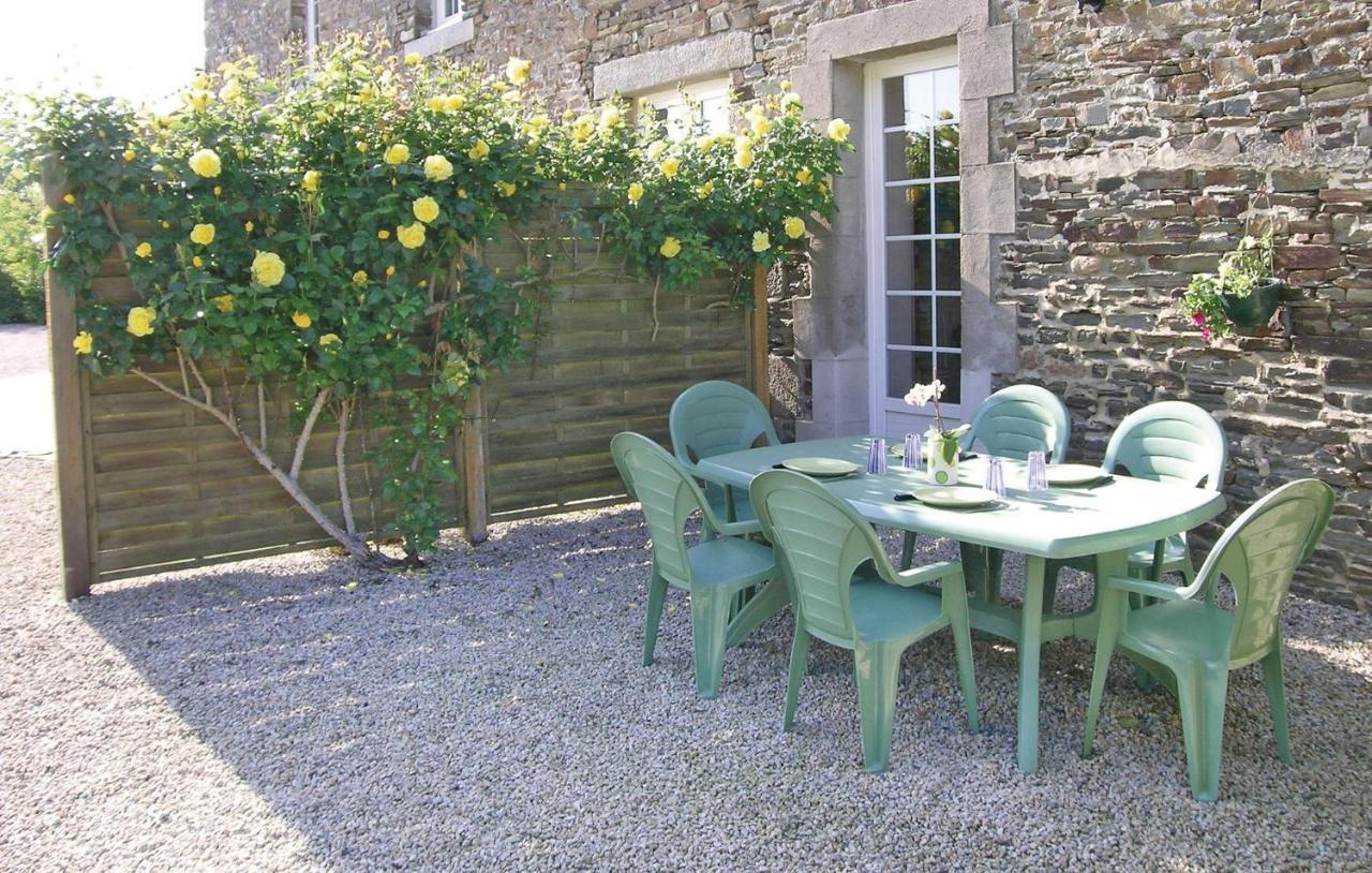 Amazing Apartment In Roz-Landrieux With Kitchen エクステリア 写真