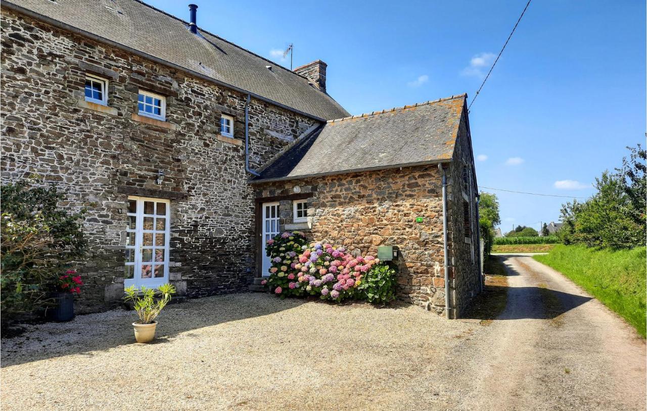 Amazing Apartment In Roz-Landrieux With Kitchen エクステリア 写真
