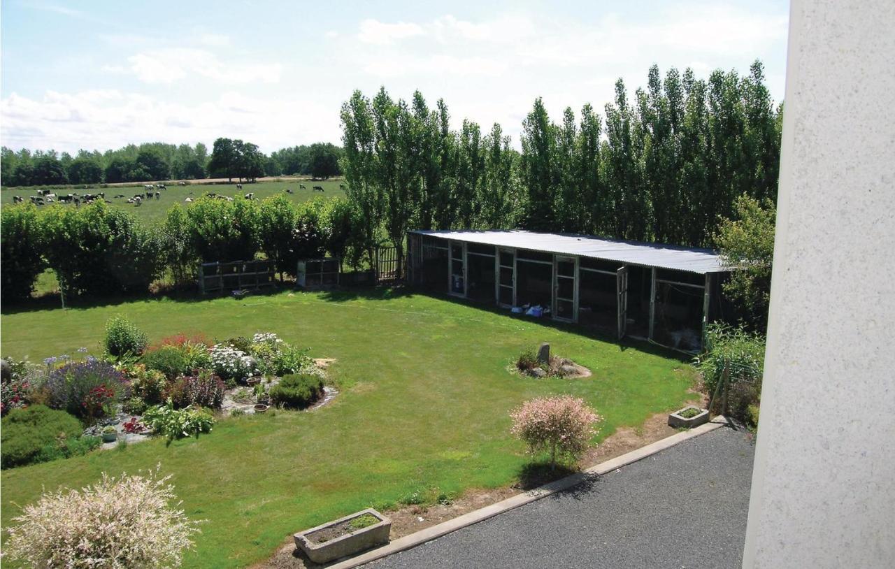 Amazing Apartment In Roz-Landrieux With Kitchen エクステリア 写真
