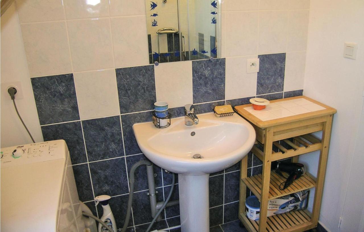 Amazing Apartment In Roz-Landrieux With Kitchen エクステリア 写真